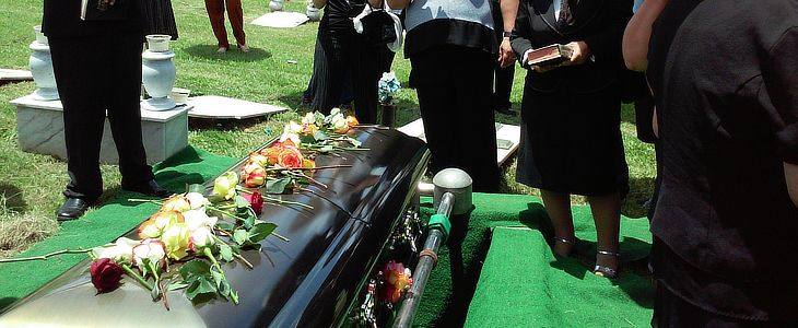 What is the difference between a burial, memorial and cremation types of funerals?